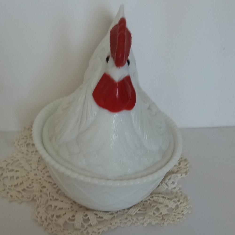 Vintage Westmoreland White Milk Glass Rooster "Big Daddy" Styled Like Hen On Nes - Picture 10 of 11